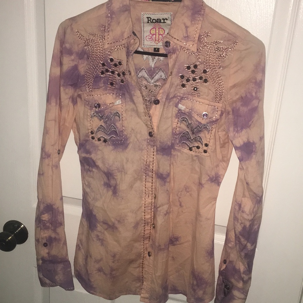 Roar women’s shirt!